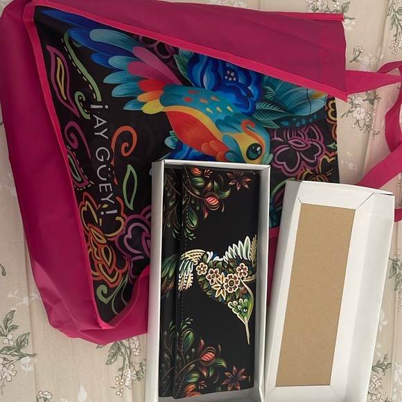 Gorgeous colorful hummingbird wallet - Picture 1 of 5